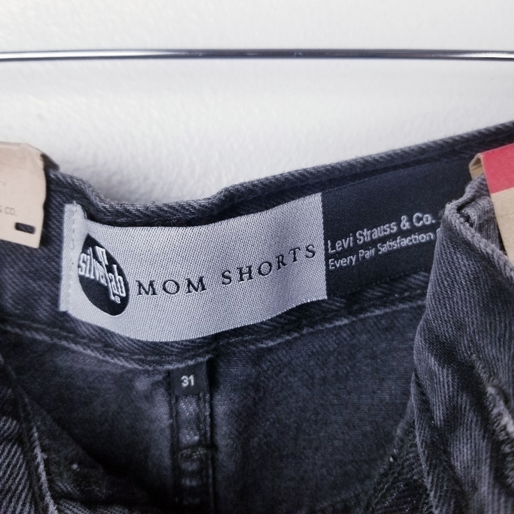 Levi's SilverTab A3701000 High-Waisted Mom Shorts Black NWT size 31 - Picture 7 of 9